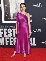 الممثلة الأمريكية سيلينا غوميز لدى حضورها العرض العالمي الأول لفيلم «سيلينا غوميز: عقلي وأنا» في هوليوود ، كاليفورنيا.ا ف ب