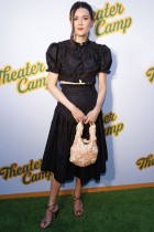 الممثلة الأمريكية باتي هاريسون لدى حضورها العرض الخاص لمخيم المسرح في نيويورك (ا ف ب)