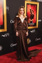 الممثلة الأسترالية أوديسا يونغ تحضر العرض الأول لفيلم «سبرينغستين: ديلي مي فروم نووير» في هوليوود. ا ف ب