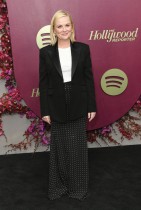 الممثلة والكوميدية الأمريكية إيمي بولر لدى حضورها حفل توزيع جوائز غولدن غلوب في لوس أنجلوس. ا ف ب