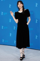 الممثلة الكورية الجنوبية كيم سونغ يون لدى حضورها عرض فيلم «احتياجات المسافر» في برلين. ا ف ب