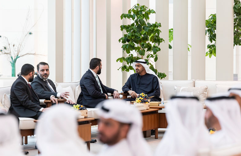 رئيس الدولة يؤكد دعم الإمارات للشعب السوري وتطلعاته نحو التنمية والاستقرار  