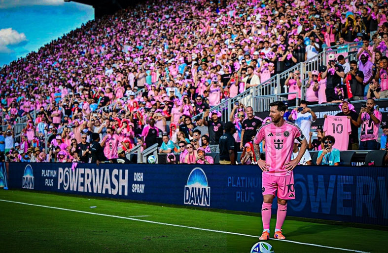 ميسي يبصم على أول أهدافه في ملعب إنتر ميامي الجديد 