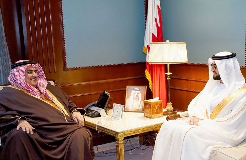 وزير الخارجية البحريني يستقبل سفير الدولة