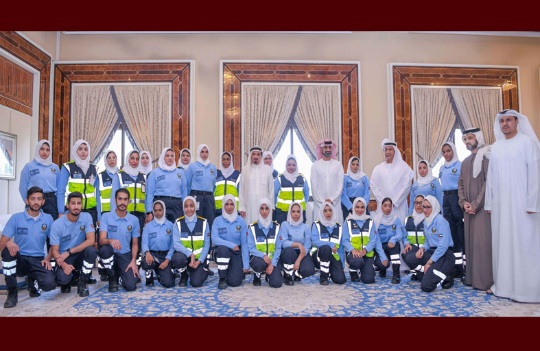 حاكم عجمان يستقبل المسعفين الإماراتيين العاملين في الإسعاف الوطني