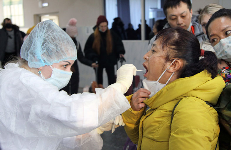 روسيا ترحل الأجانب المصابين بفيروس كورونا 