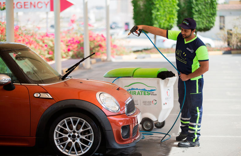 مواصلات الإمارات توفر 60 مليون لتر من المياه خلال عمليات الغسل الجاف للمركبات في 2019