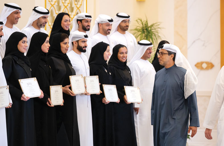 بتوجيهات رئيس الدولة.. منصور بن زايد يعلن تمديد برنامج «نافس» حتى عام 2040