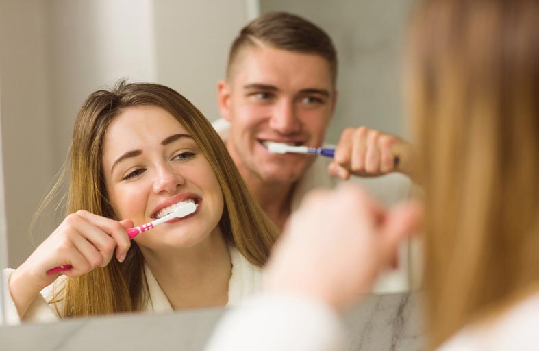 هل يكفي تنظيف أسنانك لمدة دقيقتين في كل مرة؟ .. إليك ما تثبته الأدلة