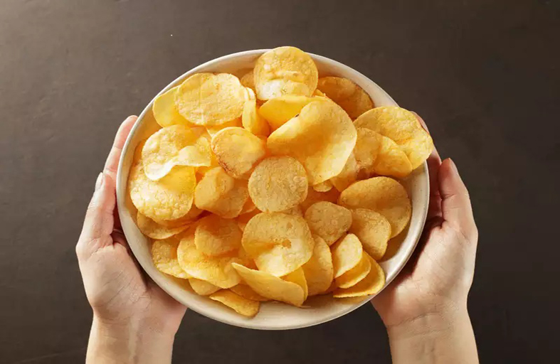 ما كمية رقائق البطاطس التي يمكنك تناولها دون الإضرار بصحتك؟