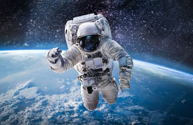ماذا يحدث إذا مات شخص ما في الفضاء؟