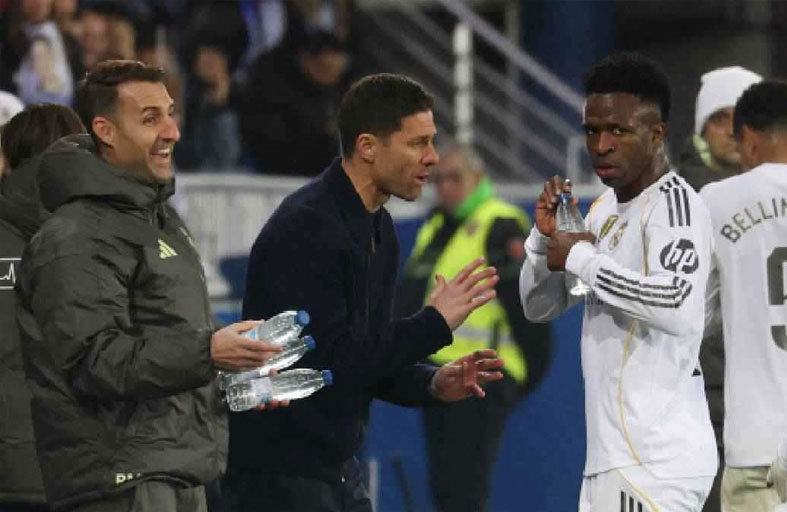 تحول مذهل في موقف تشابي ألونسو من فينيسيوس