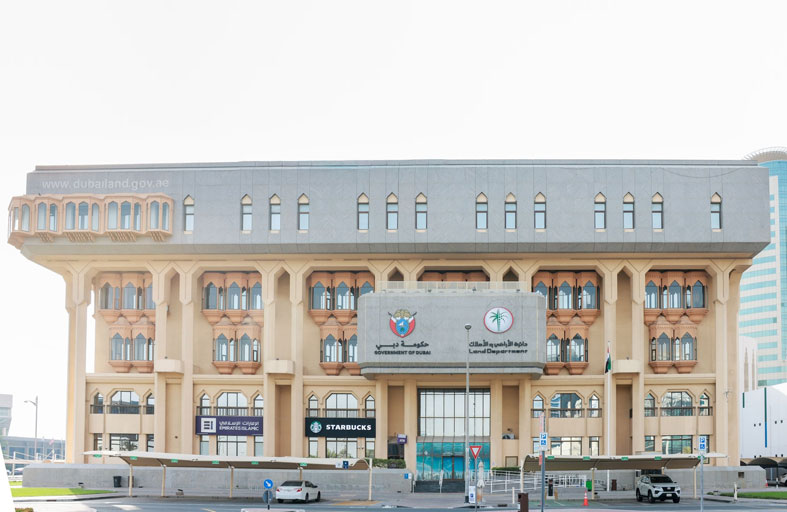 «أراضي دبي» تستعرض منظومة ذكية لتعزيز التملك والاستثمار في «IPS 2026»