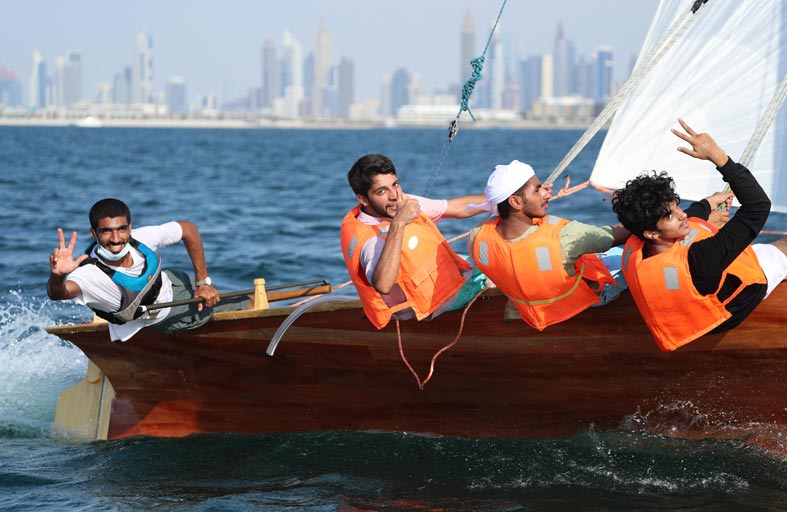 (إقلاع) بطل افتتاح موسم دبي البحري