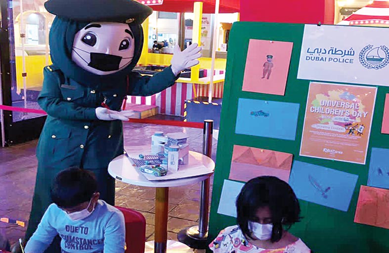 شرطة دبي تُقدم التوعية للأطفال في يومهم العالمي