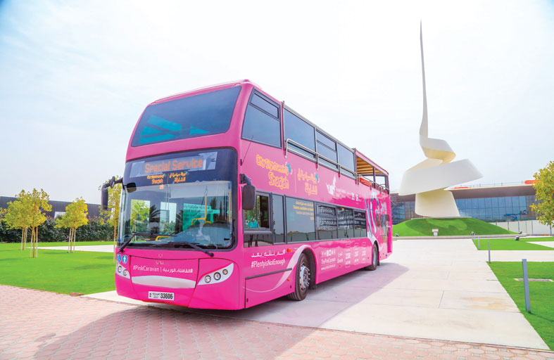 جولة سياحية في الشارقة  تخصص ريع إحدى حافلاتها لدعم القافلة الوردية