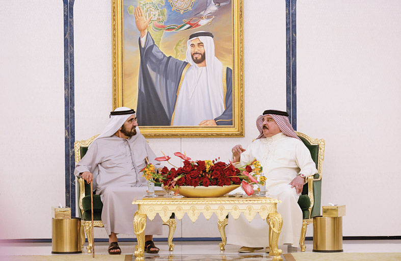 محمد بن راشد يلتقي ملك البحرين ويستعرض معه سبل تعزيز الشراكة الإستراتيجية بين البلدين