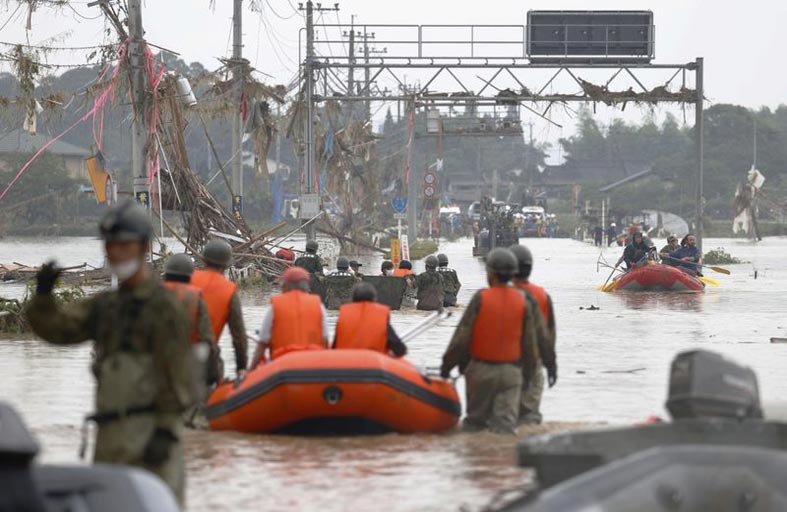 فيضانات وانهيارات طينية تودي بحياة 44 في اليابان 