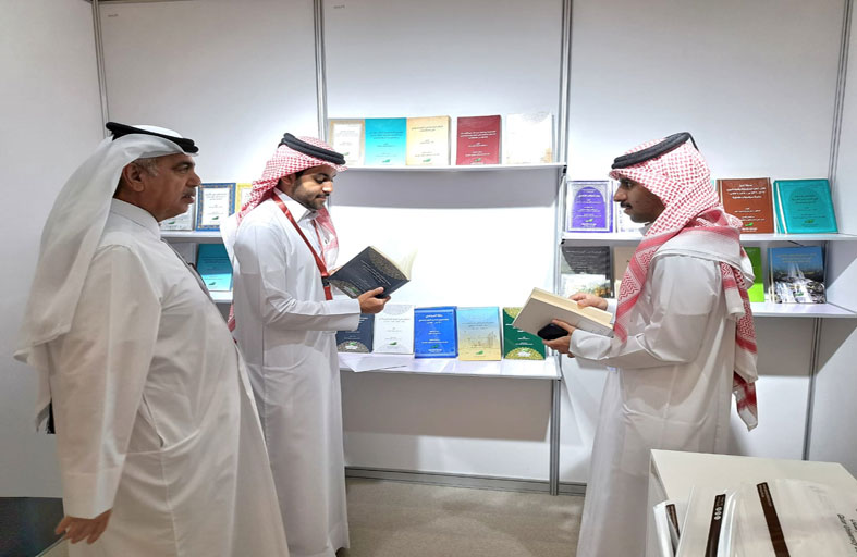 مركز جمعة الماجد يشارك في معرض كتاب جامعة قطر  