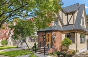 منزل طفولة ترامب للبيع