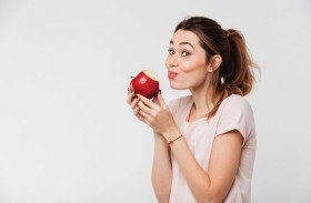 فوائد التفاح في السحور.. القيمة الغذائية وأهم العناصر التي يحتويها