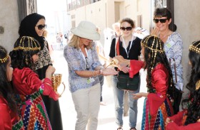 كلية دبي للسياحة تحتفل بالذكرى الخامسة  لإطلاق برنامج المرشد السياحي بنسخته الإلكترونية 