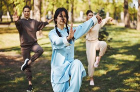 تمارين صينية قديمة قد تخفف ألم الركبة المزمن