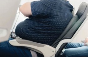 شركة طيران تفرض رسوماً إجبارية على أصحاب الوزن الزائد