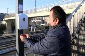 فرنسا تضع معقمات اليدين  في محطات الحافلات