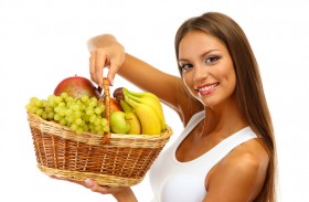  4  فوائد صحية لتناول الفاكهة كل يوم