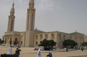 الموريتانيون يتقاطرون على المساجد بعد تخفيف تدابير العزل 
