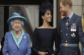 الملكة إليزابيث تستدعي هاري لاجتماع أزمة