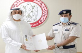 شرطة أبوظبي تكرم مصرف أبوظبي الإسلامي تقديراً لتعاونه بالحملات المرورية