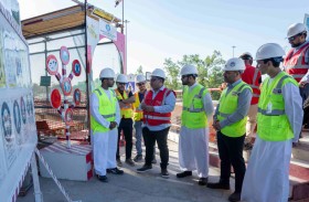 بلدية مدينة أبوظبي تنظم حملة ميدانية لتعزيز سلامة العاملين في الأماكن المرتفعة بالمواقع الإنشائية