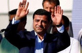 السجن 42 عاما للزعيم الكردي صلاح الدين دميرتاش 