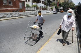 الفنزويليون عاجزون عن مغادرة منازلهم في زمن كورونا   