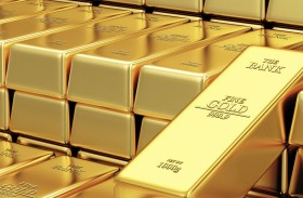 الذهب يقفز أكثر من 2 %  ويتخطى حاجز 5000 دولار للأوقية