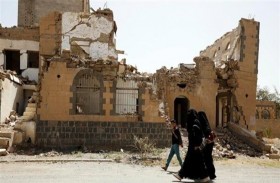 الحوثي يجمع المال من الفقراء لتمويل إرهابه