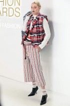عارضة الأزياء الأمريكية جيجي حديد لدى وصولها لحضور حفل توزيع جوائز الموضة لعام 2022 من مجلس مصممي الأزياء في أمريكا بولاية نيويورك. ا ف ب