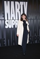 الممثلة الفرنسية أور أتيكا لدى حضورها عرض فيلم «مارتي سوبريم » في سينما غراند ريكس في باريس. ا ف ب