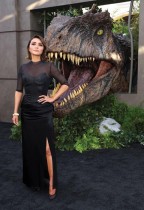 دانييلا بينيدا خلال حضورها العرض الأول لفيلم  Jurassic World: Dominion  في لوس أنجلوس. رويترز