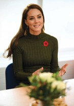 كاثرين أميرة ويلز البريطانية تتحدث خلال زيارتها إلى مركز كولهام مانور للأطفال في هيلينجدون، غرب لندن. رويترز