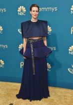 الممثلة الأمريكية سارة بولسون تصل إلى حفل توزيع جوائز إيمي رقم 74 في مسرح مايكروسوفت في لوس أنجلوس  (ا ف ب)