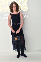 عارضة الأزياء إيلا إمهوف لدى وصولها لحضور حفل توزيع جوائز الموضة لعام 2022 من مجلس مصممي الأزياء في أمريكا بولاية نيويورك. ا ف ب