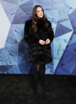 الممثلة الأمريكية كاثرين سي. هيوز لدى حضورها فعالية «ذا هوليوود ريبورتر» في لوس أنجلوس. ا ف ب