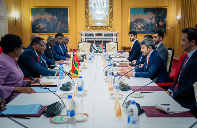 رئيس مالاوي يستقبل عبدالله بن زايد ويشهدان التوقيع على خمس مذكرات تفاهم بين البلدين 