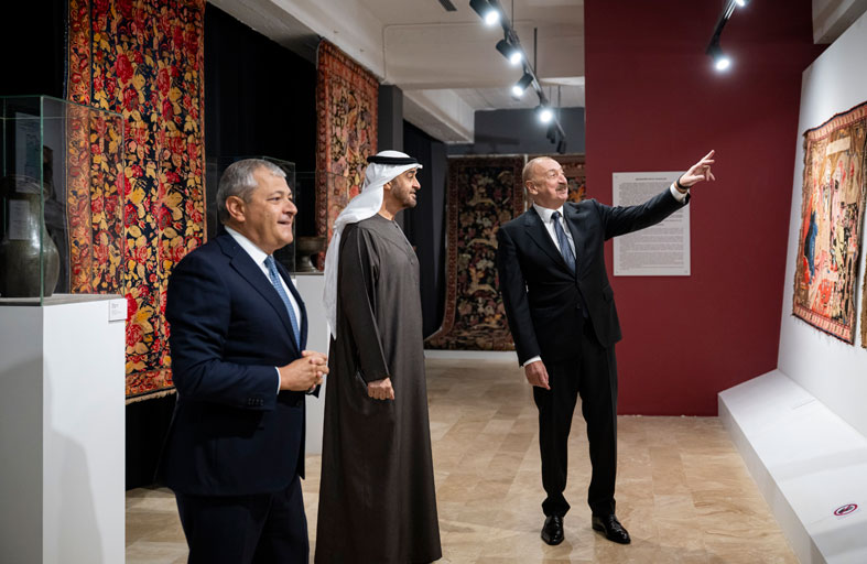 رئيس الدولة يزور عدداً من المعالم التاريخية في كاراباخ يرافقه رئيس أذربيجان 