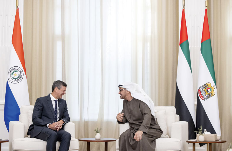 رئيس الدولة ورئيس الباراغواي يبحثان علاقات التعاون وعددا من القضايا الإقليمية والدولية  