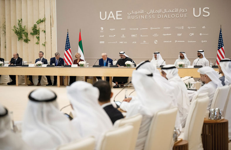 ولي عهد أبوظبي والرئيس الأمريكي يشهدان حوار الأعمال الإماراتي الأمريكي 