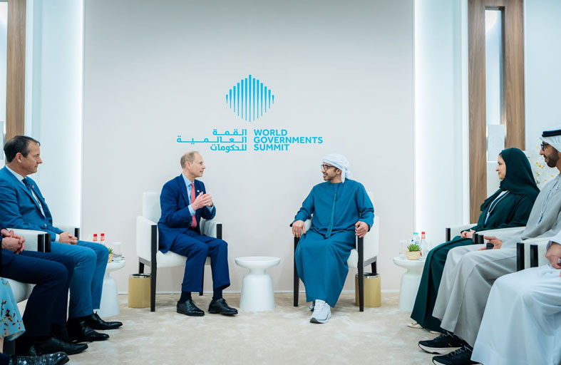 عبدالله بن زايد يلتقي دوق إدنبرة ورئيس وزراء بوتان ووزير خارجية بنين 